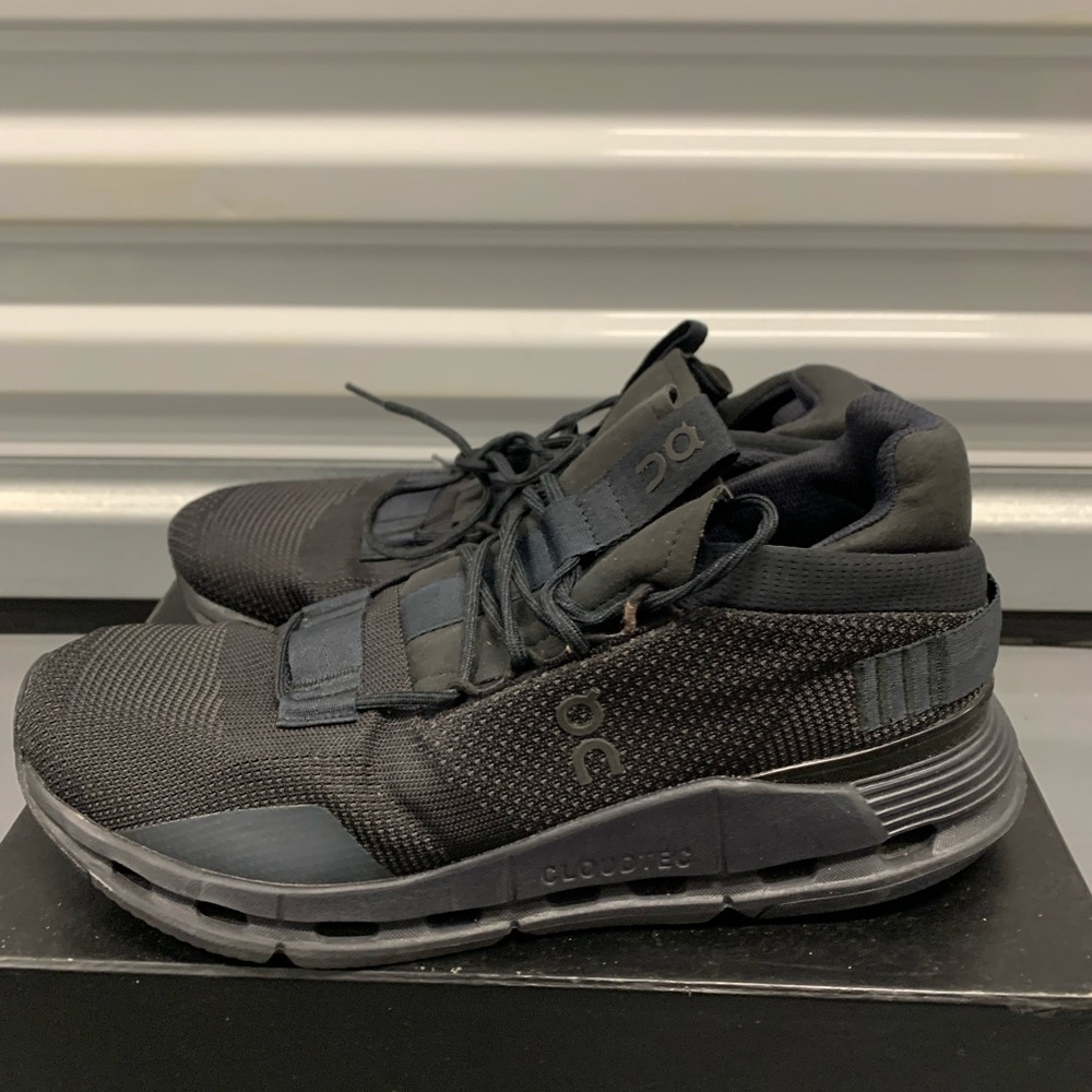 On Running Men's Black Low-Top Cloudtech Sneakers